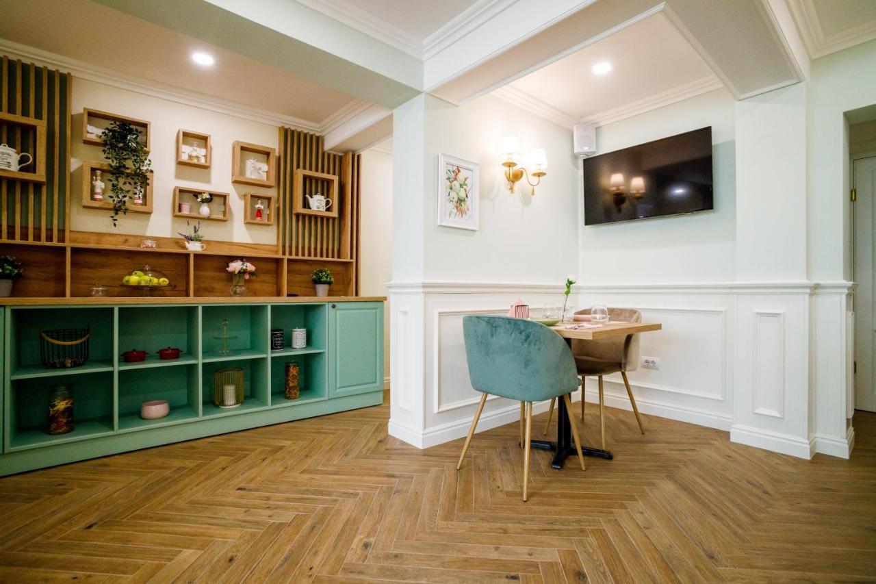 Pensiunea Casa Sturza Bacau Ngoại thất bức ảnh