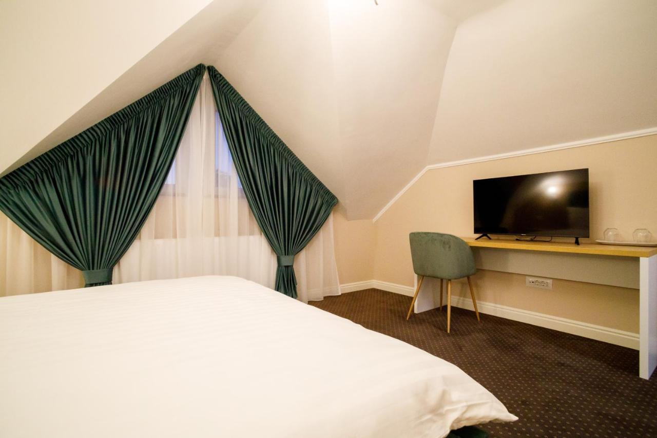 Pensiunea Casa Sturza Bacau Ngoại thất bức ảnh