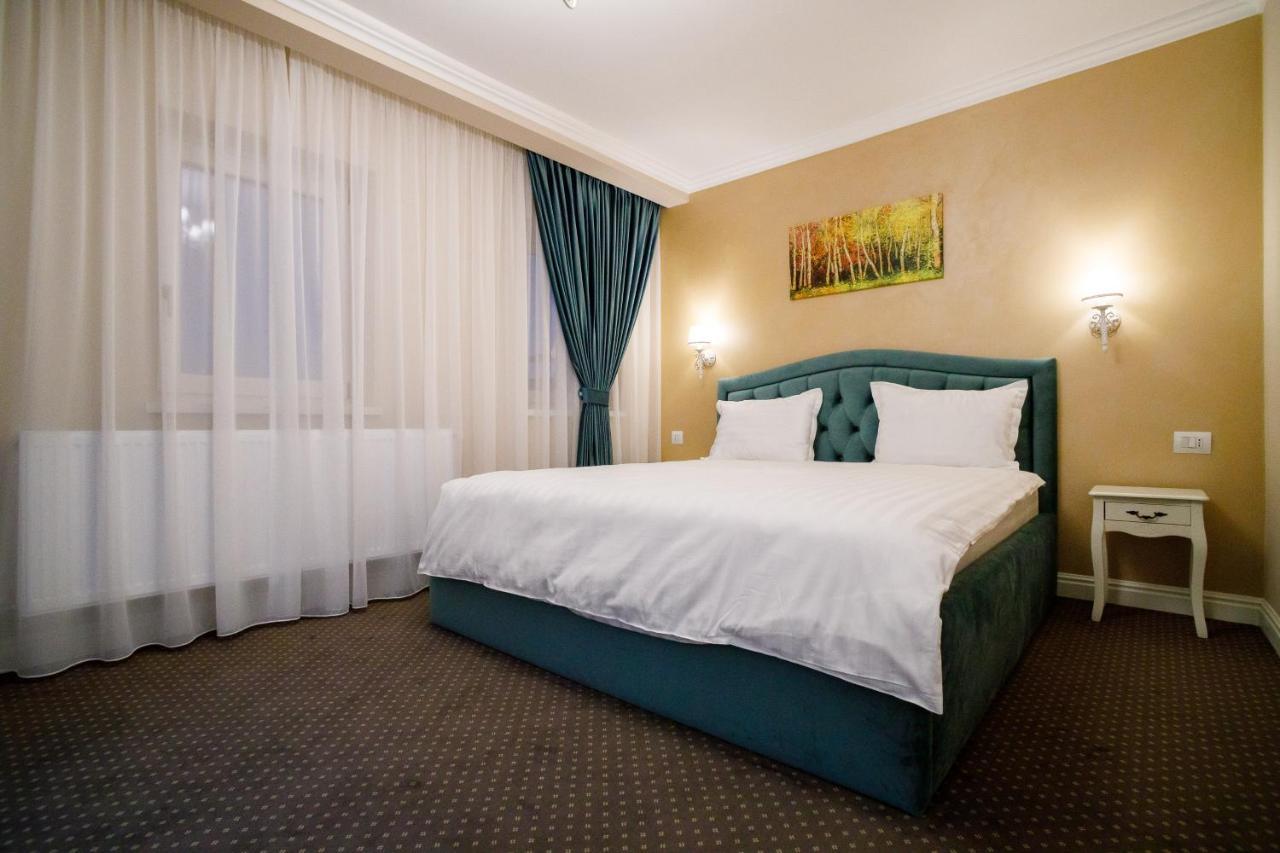 Pensiunea Casa Sturza Bacau Ngoại thất bức ảnh