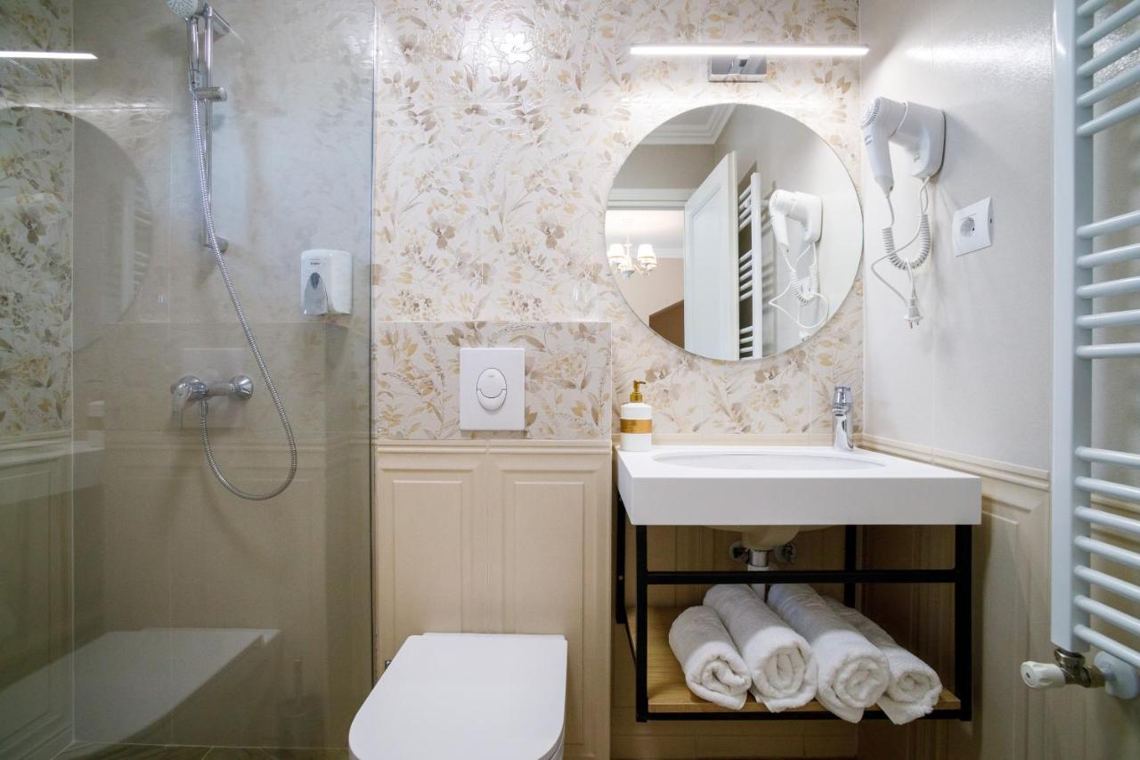 Pensiunea Casa Sturza Bacau Ngoại thất bức ảnh