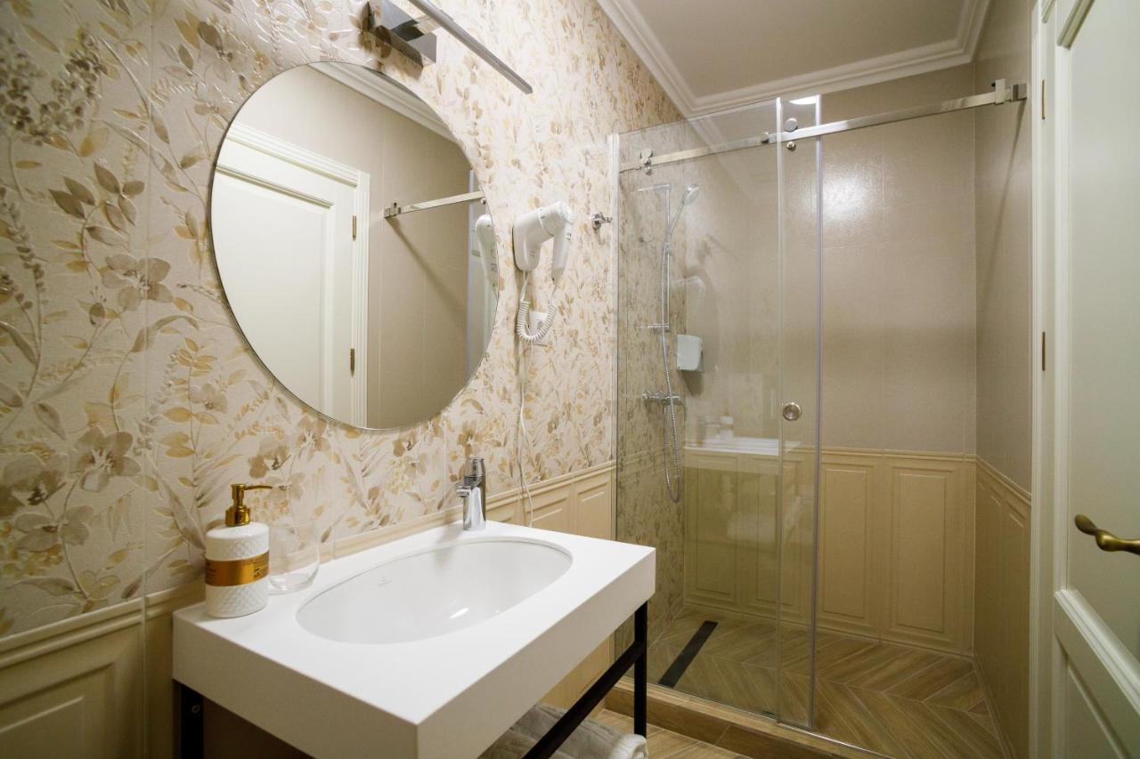 Pensiunea Casa Sturza Bacau Ngoại thất bức ảnh