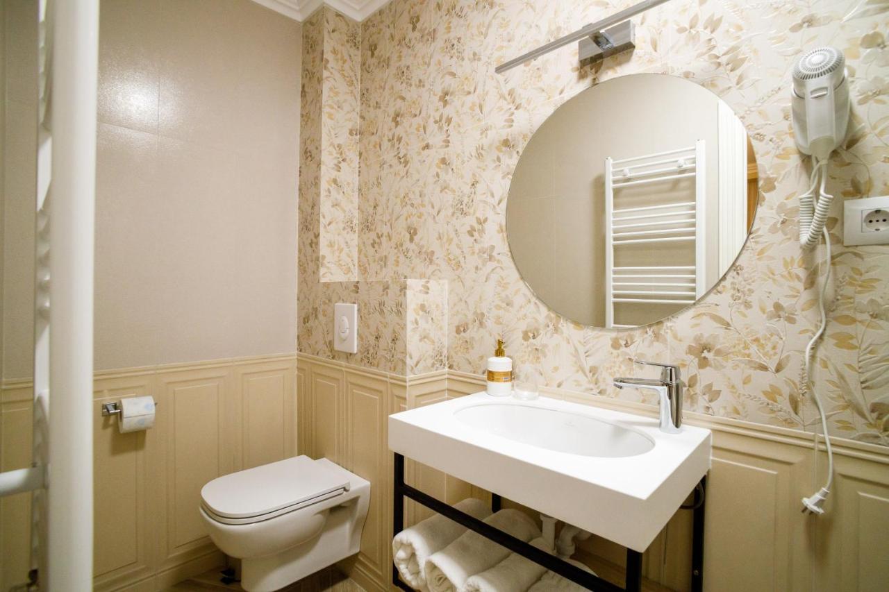Pensiunea Casa Sturza Bacau Ngoại thất bức ảnh